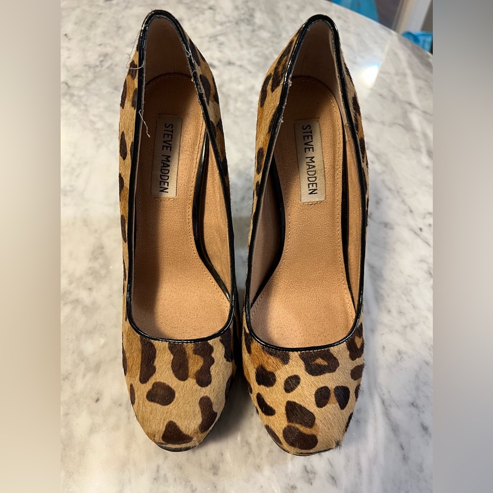 STEVE MADDEN leopard print pumps
